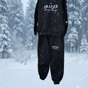 Women's Black Sweatsuit Wording Prayer Changes Things. NWOT